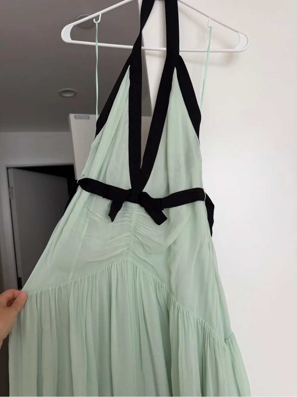 Helsa Siren Dress - Picture 2 of 8
